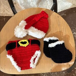 NWOT Santa Outfit Newborn Baby Infant Hat Diaper Cover Booties Christmas Holiday